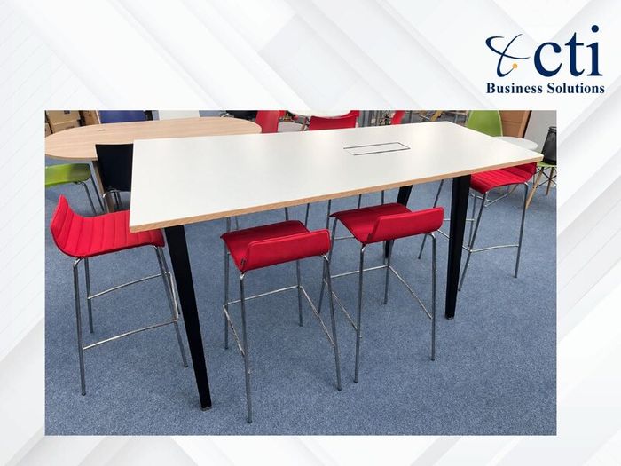 Steelcase High Table & 6 Pledge Stools