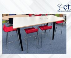 Steelcase High Table & 6 Pledge Stools