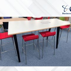Steelcase High Table & 6 Pledge Stools