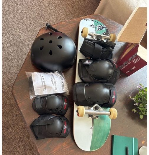 Skateboard, helmet and protective gear
