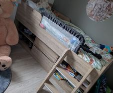 Mid sleeper bed