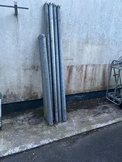 Palisade fencing  100 number 2-4 meters and 50 number 1-5.meters