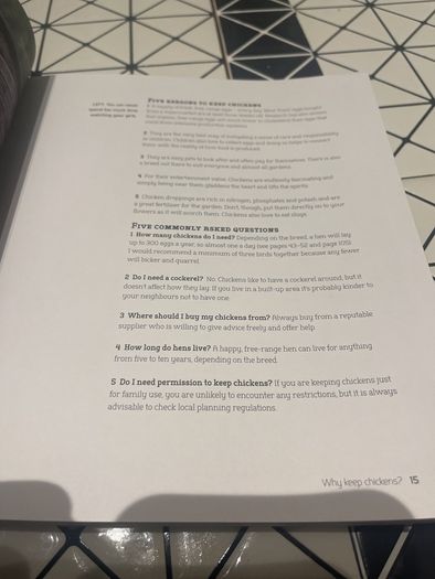 Chickens: The Essential Guide to Choosing and Keeping Happy, Healthy Hens by Suzie Baldwin (