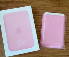 MagSafe Apple wallet