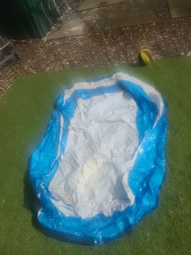 paddling pool