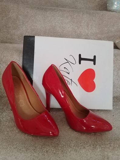 Red Heels Size 4