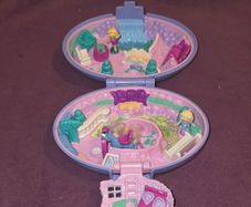 1995 Bluebird Polly Pocket Unicorn Meadow set