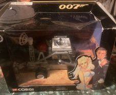 007 corgi bond cars free postage