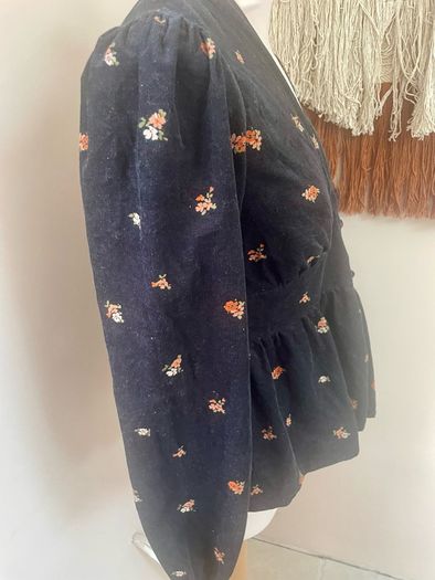 Nobody's Child Size 10-stunning top with fine cord detail