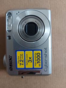 Sony Cyber-Shot Model DSC-S650, 7.2 Megapixels, Takes 2 x AA Baterys, in excellent working and cosmetic condition