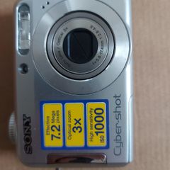 Sony Cyber-Shot Model DSC-S650, 7.2 Megapixels, Takes 2 x AA Baterys, in excellent working and cosmetic condition