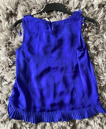 Blue top