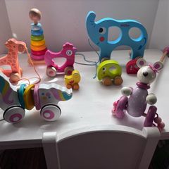 pull along educational wooden toys