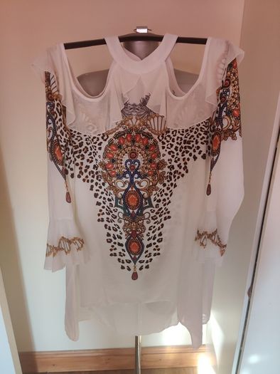 Venus  white cold shoulder detailed exclusive blouse size UK14/16 EU42/44 Perfect condition Postage included
