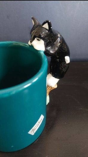 Fabulous Collectable Vintage Hand-Painted 3-D Cat and Frog Mug by Bergschrund, Seattle, USA, from 1991, Display Only Due to Hairline Crack