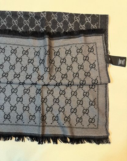 GG  wool scarf