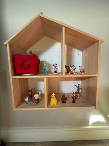 Tonie box, tonie figures and storage house