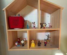 Tonie box, tonie figures and storage house