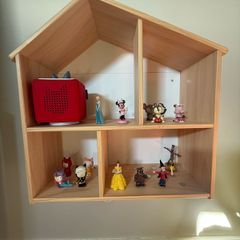 Tonie box, tonie figures and storage house