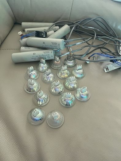Transformers and bulbs for downlighters
