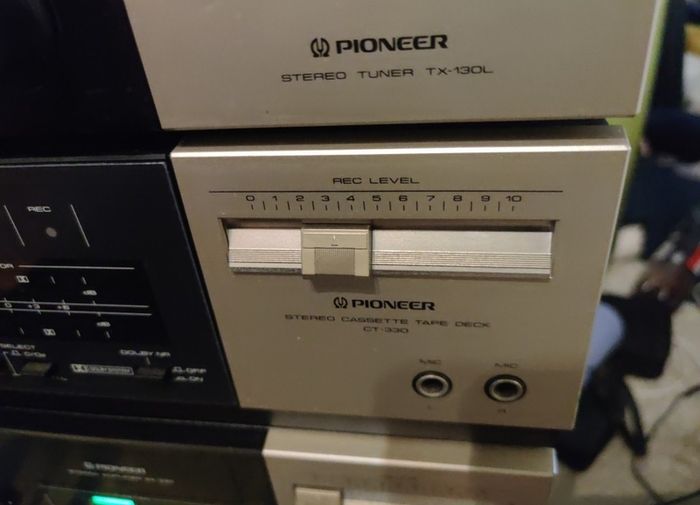 pioneer Amplifier, tape cassette tape and Radio player for repair or parts