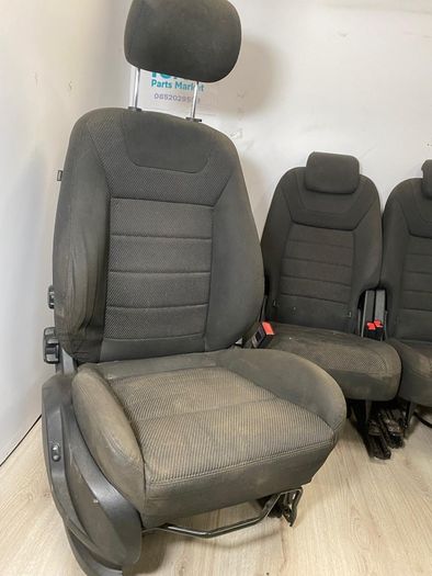 2011 Ford s max Seats Set