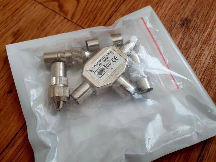 TV Aerial Cable & Splitter Bundle