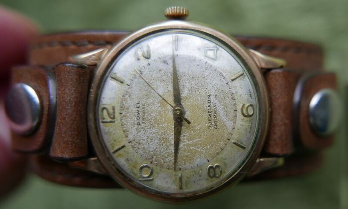 Vintage 1923 Dowel Deluxe 9ct Solid Gold Gents Wrist Watch - 17 jewels Antimagnetic Swiss Made(engraved Esso 1923) in working order
