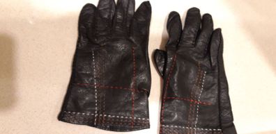 Genuine Burberry of London Ladies Leather Gloves