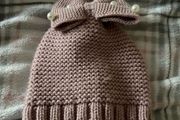 Girls hat 6/12 mths