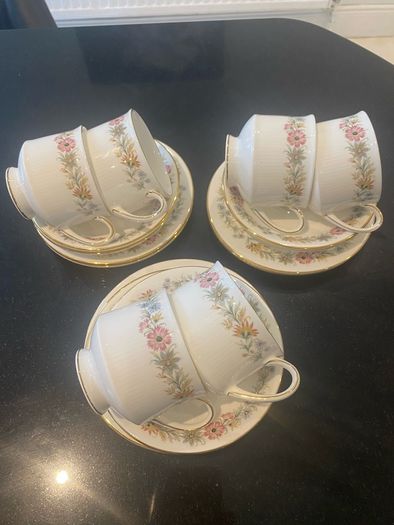 Royal Albert Belinda 18 piece tea set