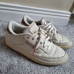 Reebok Classic retro runners UK 5 cream