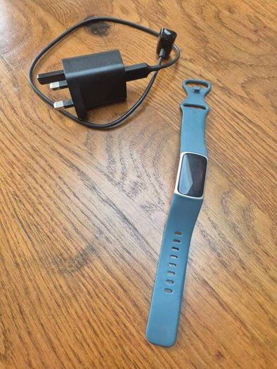 Fitbit Charge 5