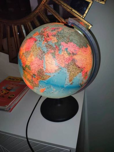 Light up globe