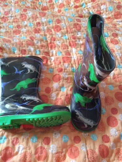 Boys boots and shoes 8 and 7 junior