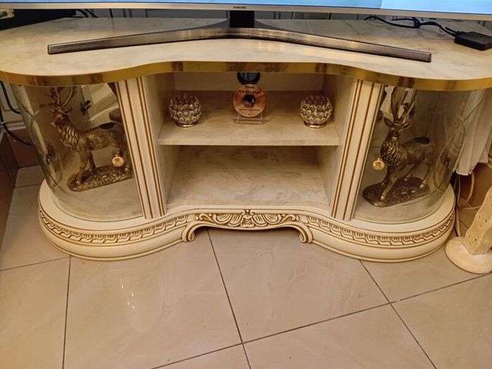 tv stand