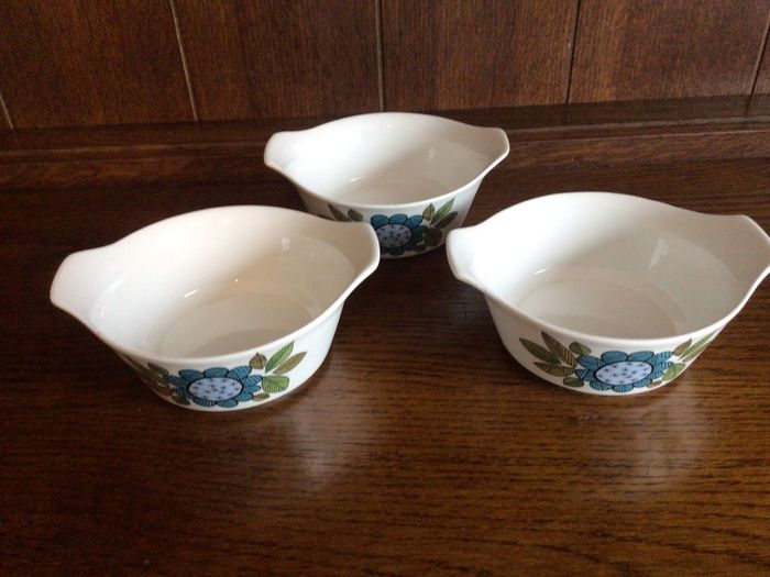 Retro Vintage Studio pottery J&G Meakin Floral soup bowls x3