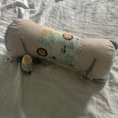 Tummy time pillow