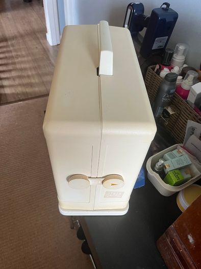 Electric 70s Bernina sewing machine prestine