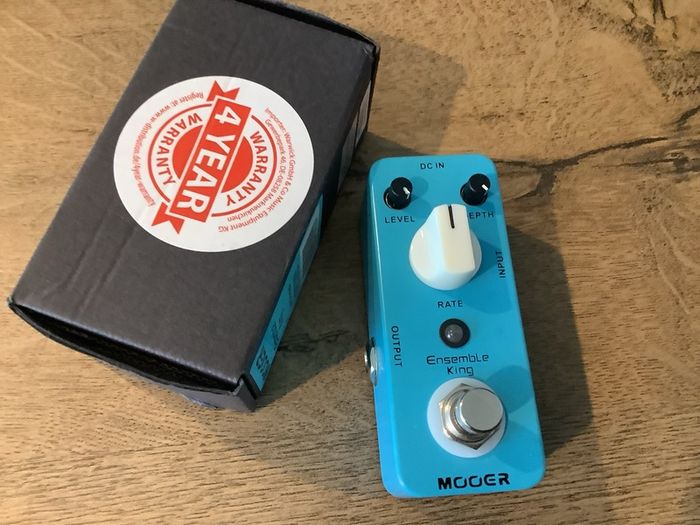 Moore Ensemble King analog chorus effects pedal