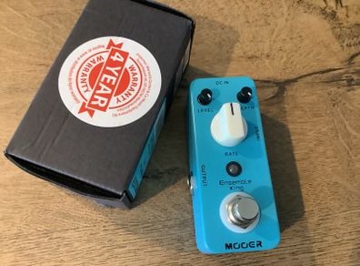 Moore Ensemble King analog chorus effects pedal