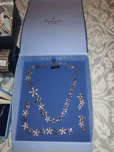 Sterling silver jewellery set plus newbridge pendant and 3 watches like new