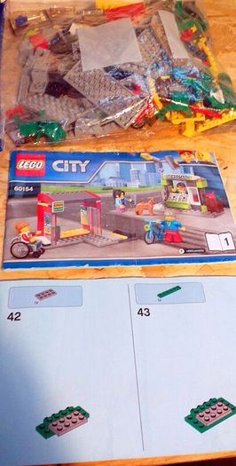 Lego City 60154: Bus Station (2017) 100% Complete (NO BOX)