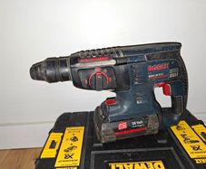 Bosh SDS GBH 36V-LI Drill with 4AH battery