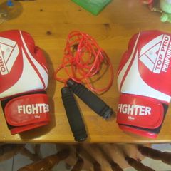 Top Pro  boxing gloves 10 oz and skipping rope