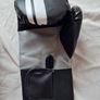 Lonsdale boxing gloves Size s/m black/white brand new Image 4