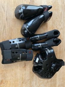Taekwondo sparring gear