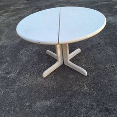 Vontage white extendable table