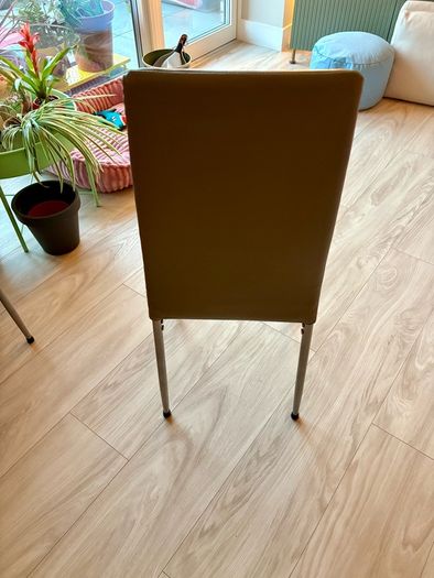 4 kitchen chairs - excellent condition