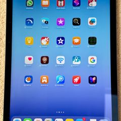 Apple iPad Air 5th. Gen 64GB Space Grey